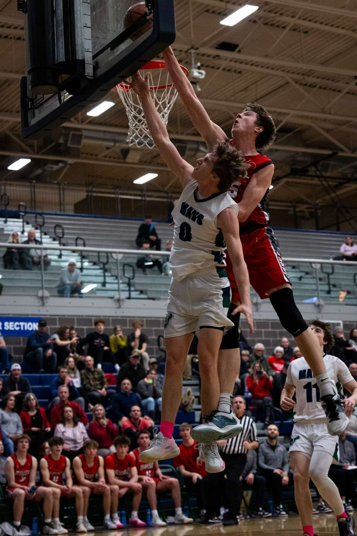 Michael Nance dunks on the competition